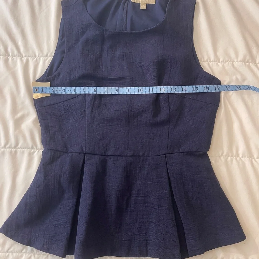 Banana Republic Navy Textured Peplum Shell Top - Picture 8 of 9